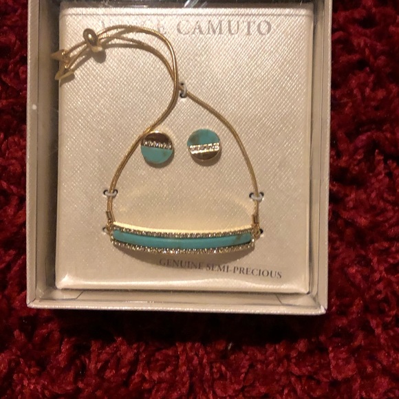 Jewelry - NWT turquoise and gold earring and bracelet set